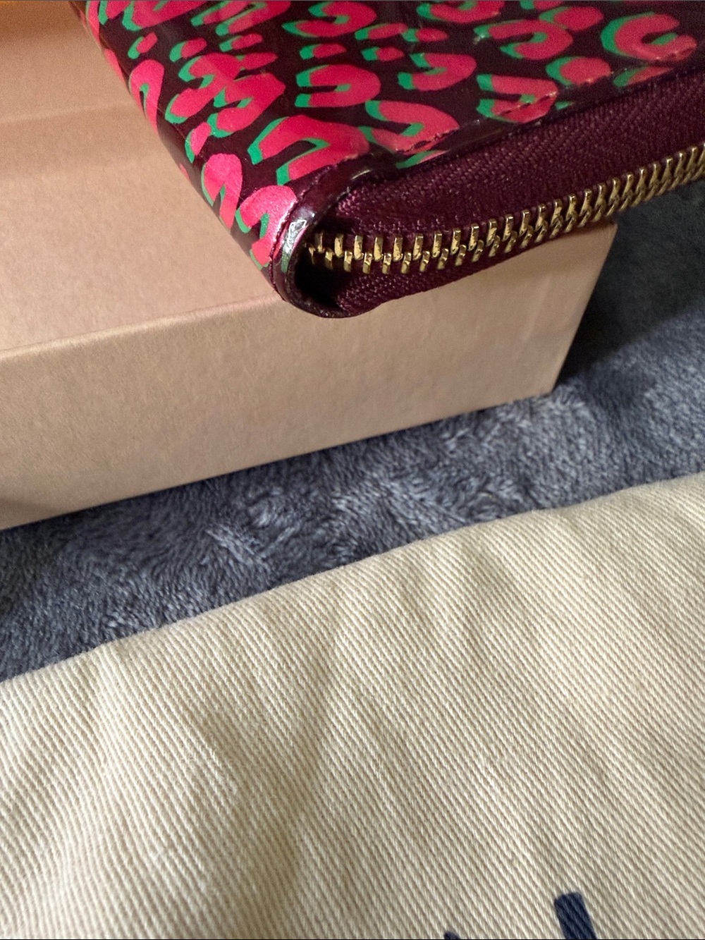 Louis Vuitton Rouge Leopard Print Vernis Zip-Around Wallet - Picture 6 of 8